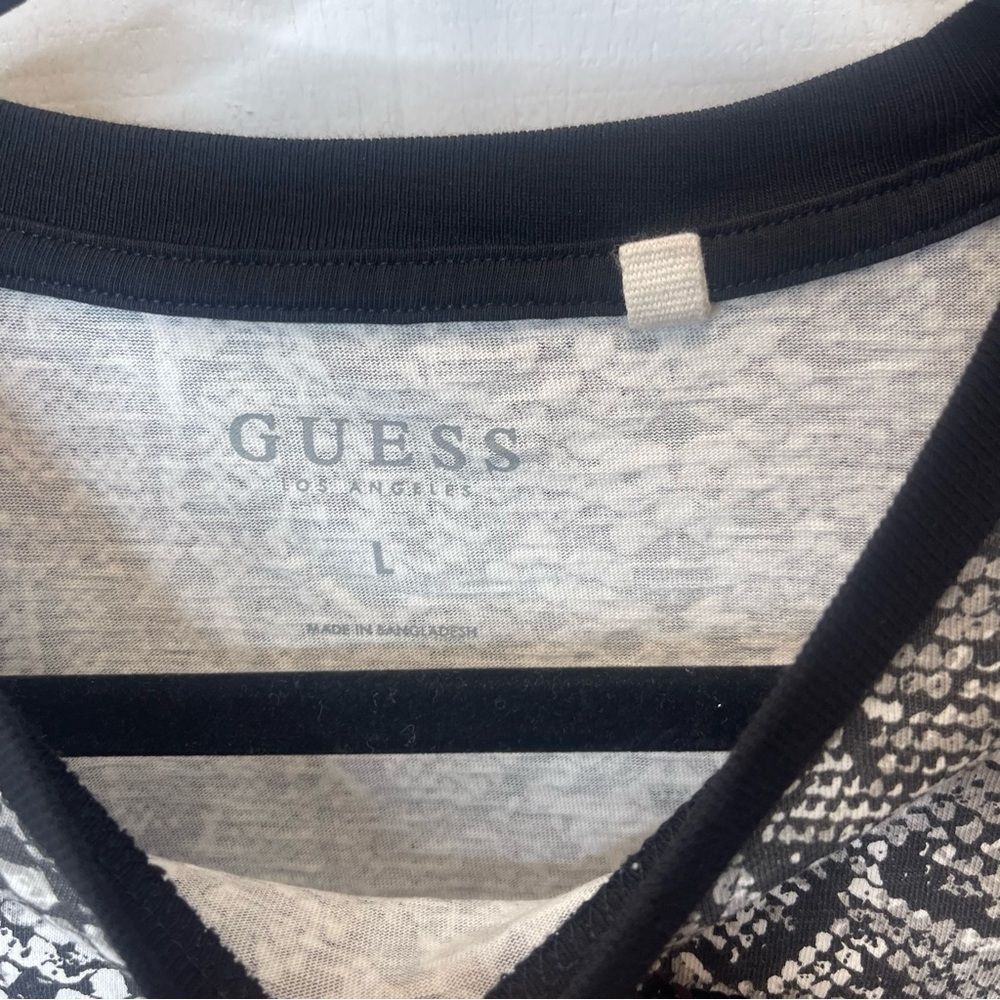 Guess Women’s Size Large Snake Print Skull Tee Top Black and Gray Sequin Rock - Picture 4 of 8